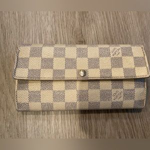 Louis Vuitton Sarah Wallet along